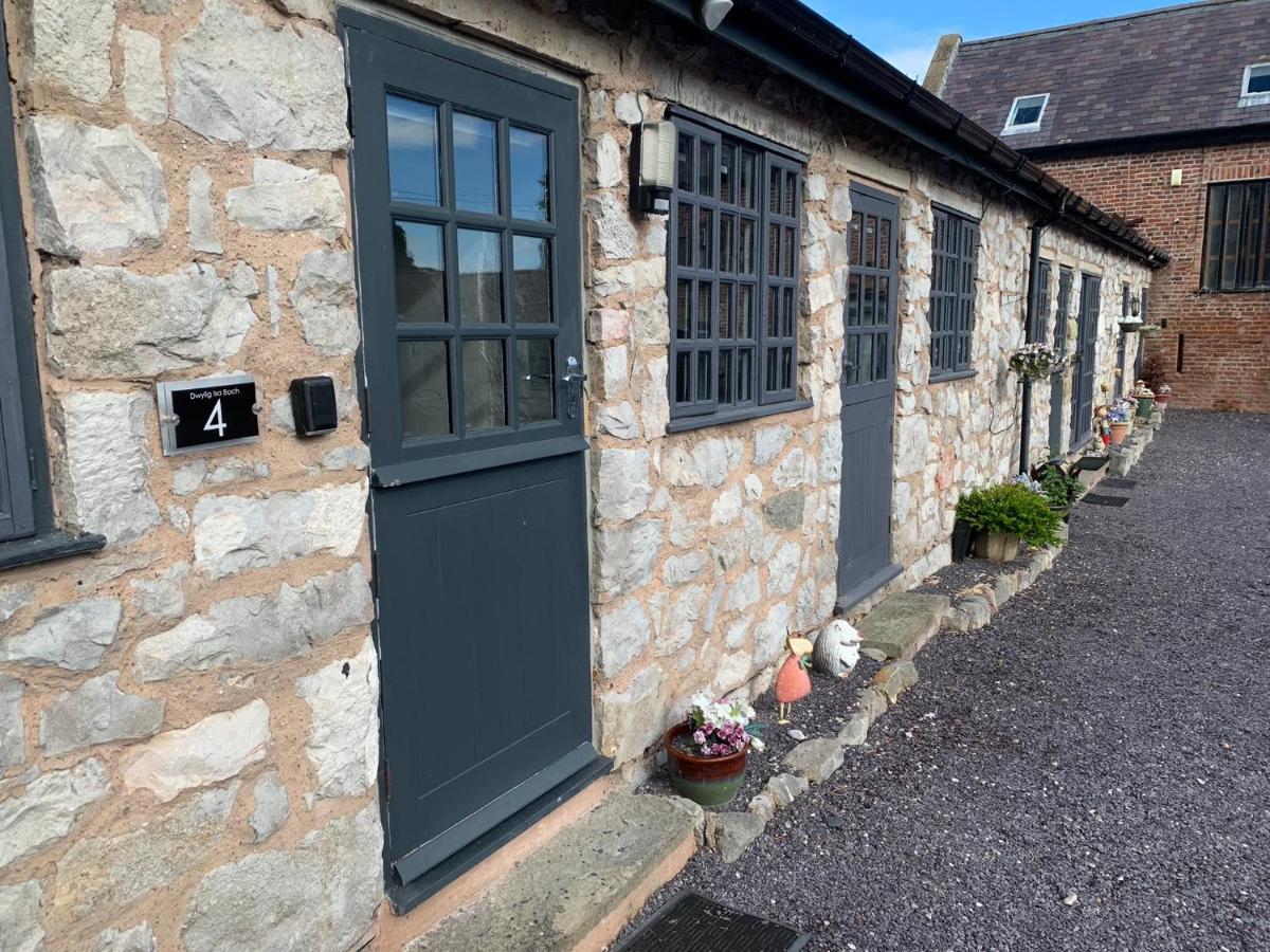 Dwylig Isa Holiday Cottages Rhuddlan エクステリア 写真