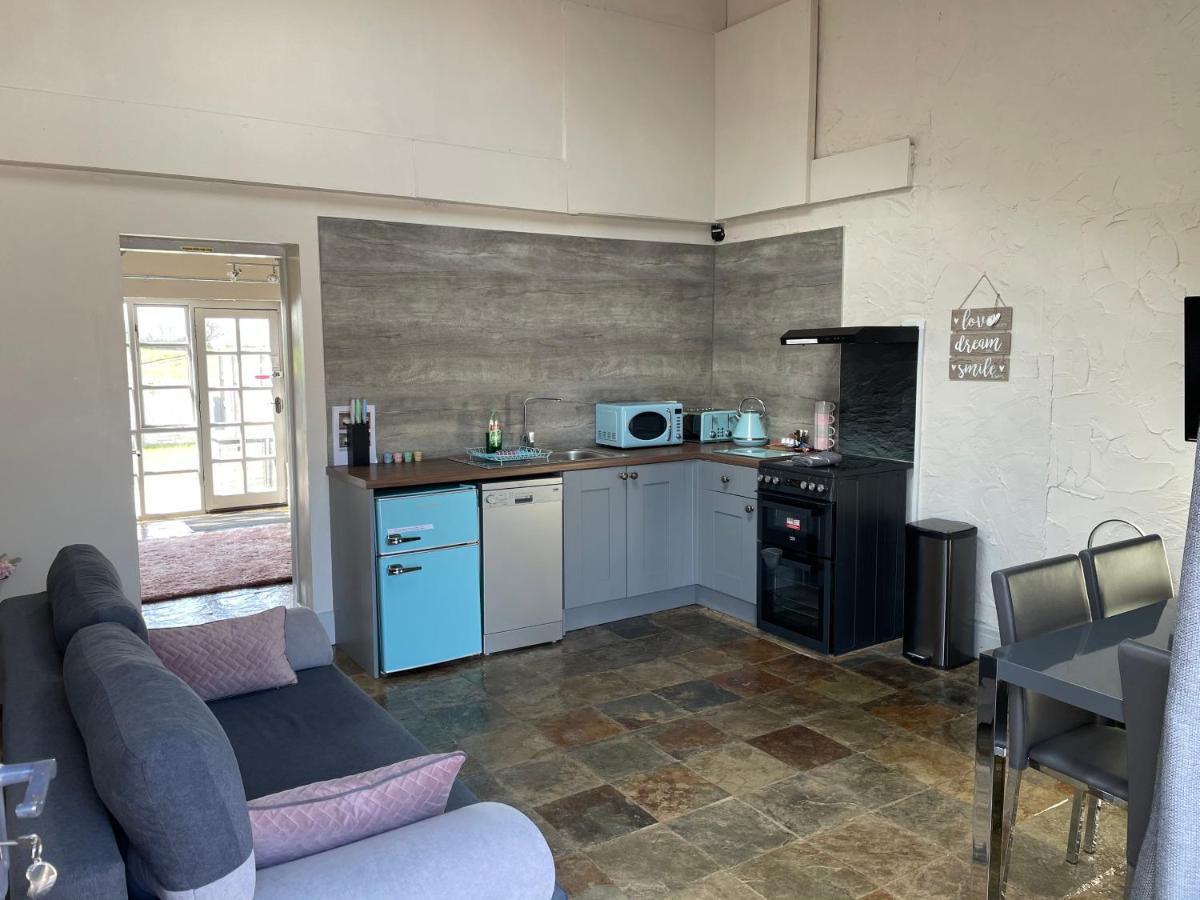 Dwylig Isa Holiday Cottages Rhuddlan エクステリア 写真