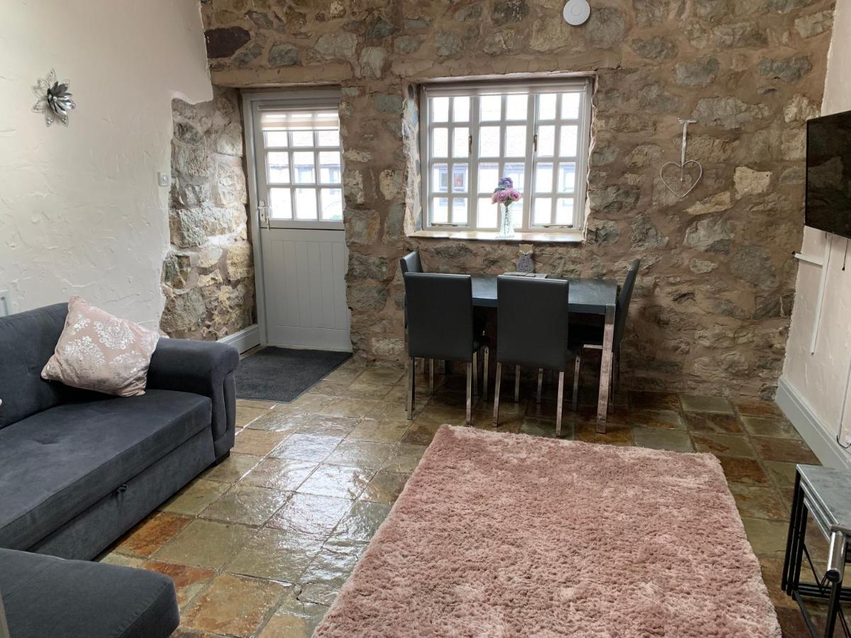 Dwylig Isa Holiday Cottages Rhuddlan エクステリア 写真