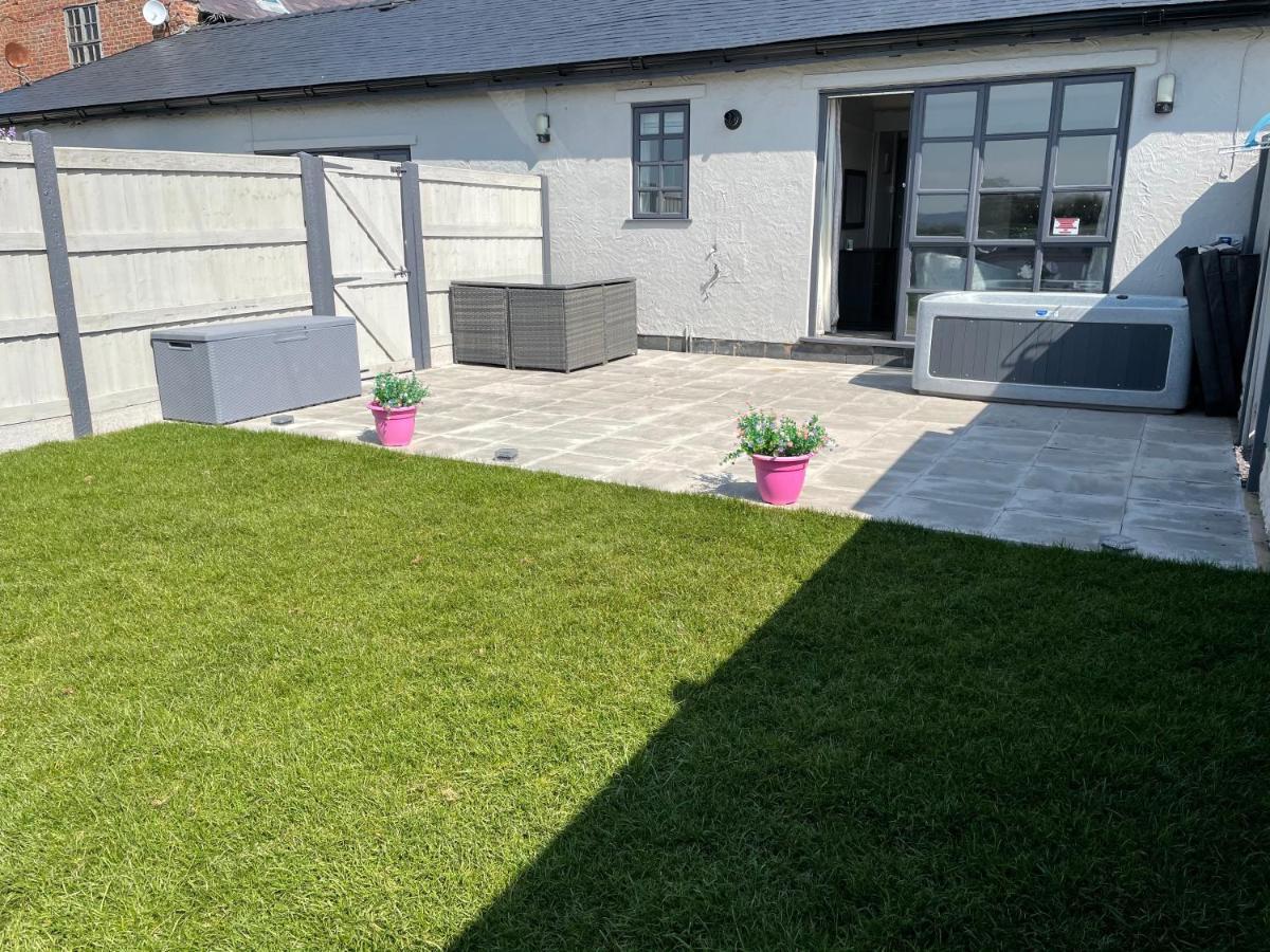 Dwylig Isa Holiday Cottages Rhuddlan エクステリア 写真
