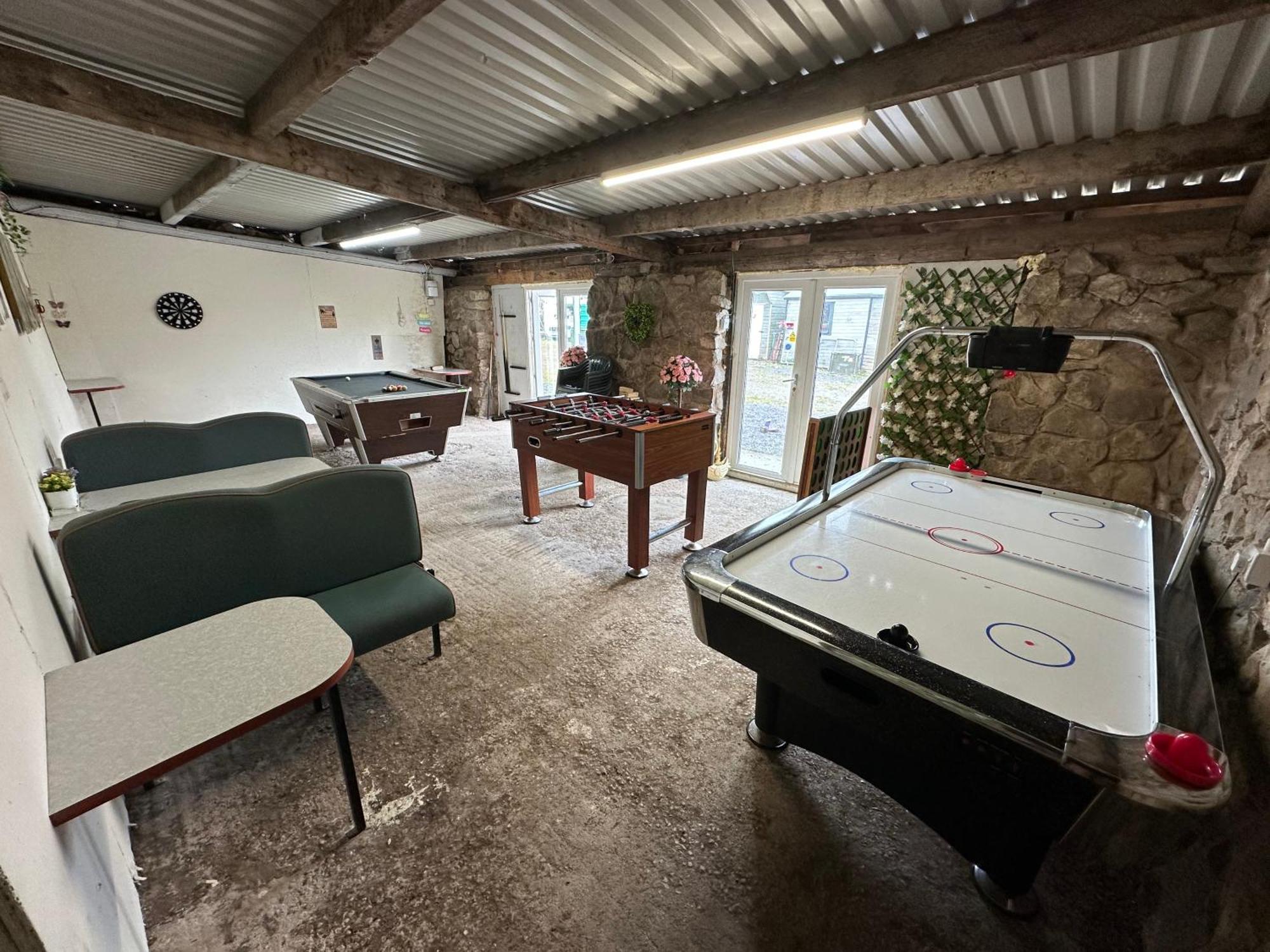 Dwylig Isa Holiday Cottages Rhuddlan エクステリア 写真