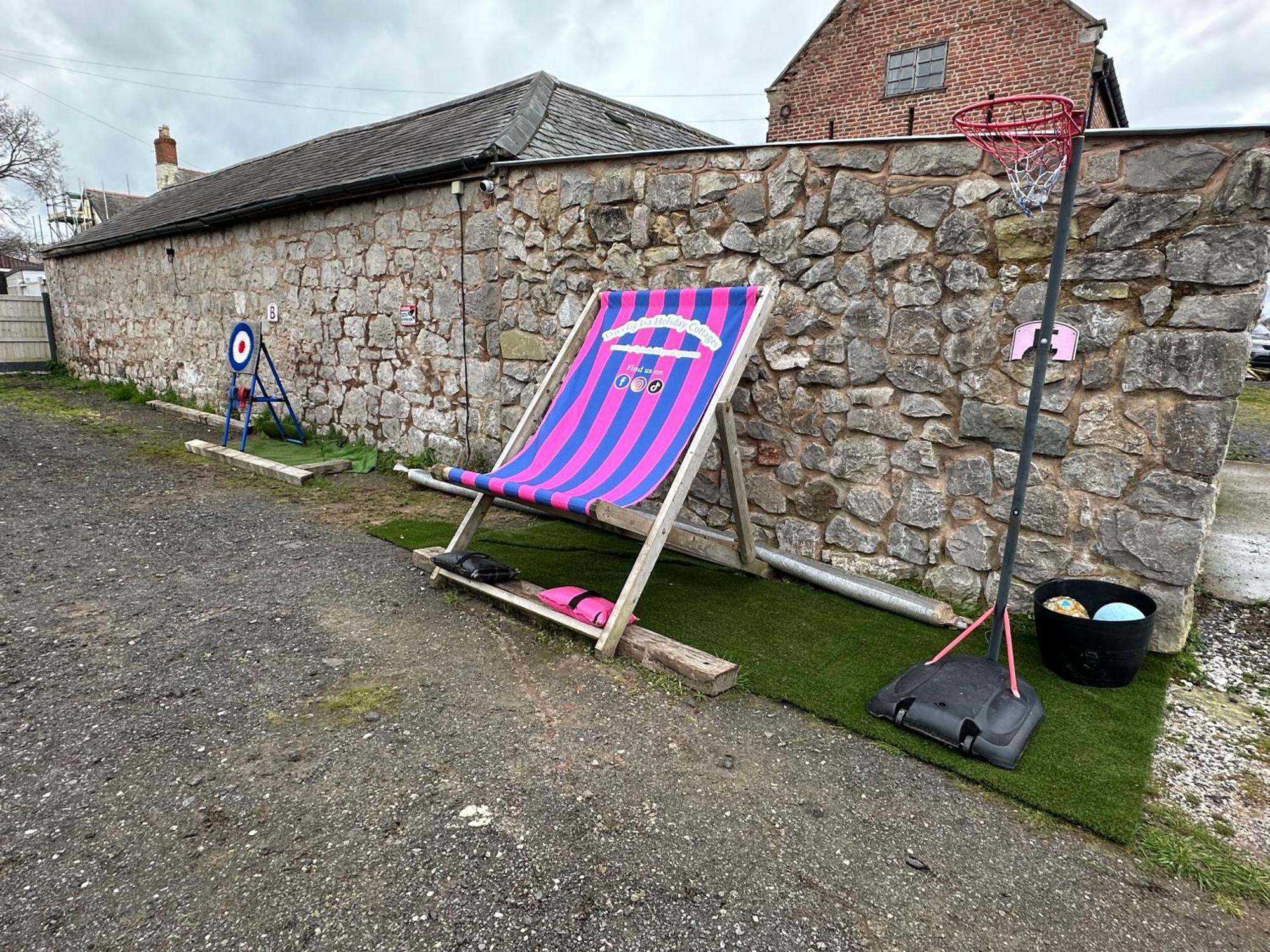 Dwylig Isa Holiday Cottages Rhuddlan エクステリア 写真