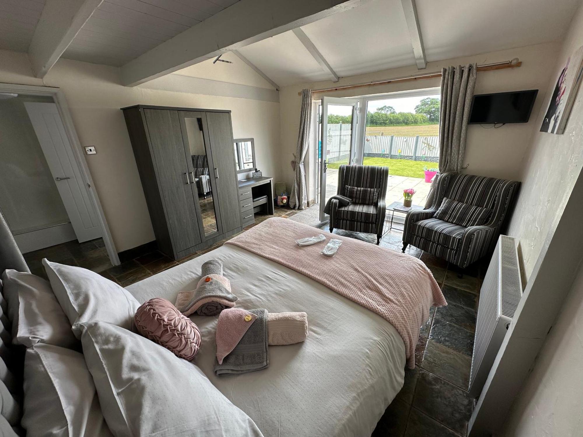 Dwylig Isa Holiday Cottages Rhuddlan エクステリア 写真