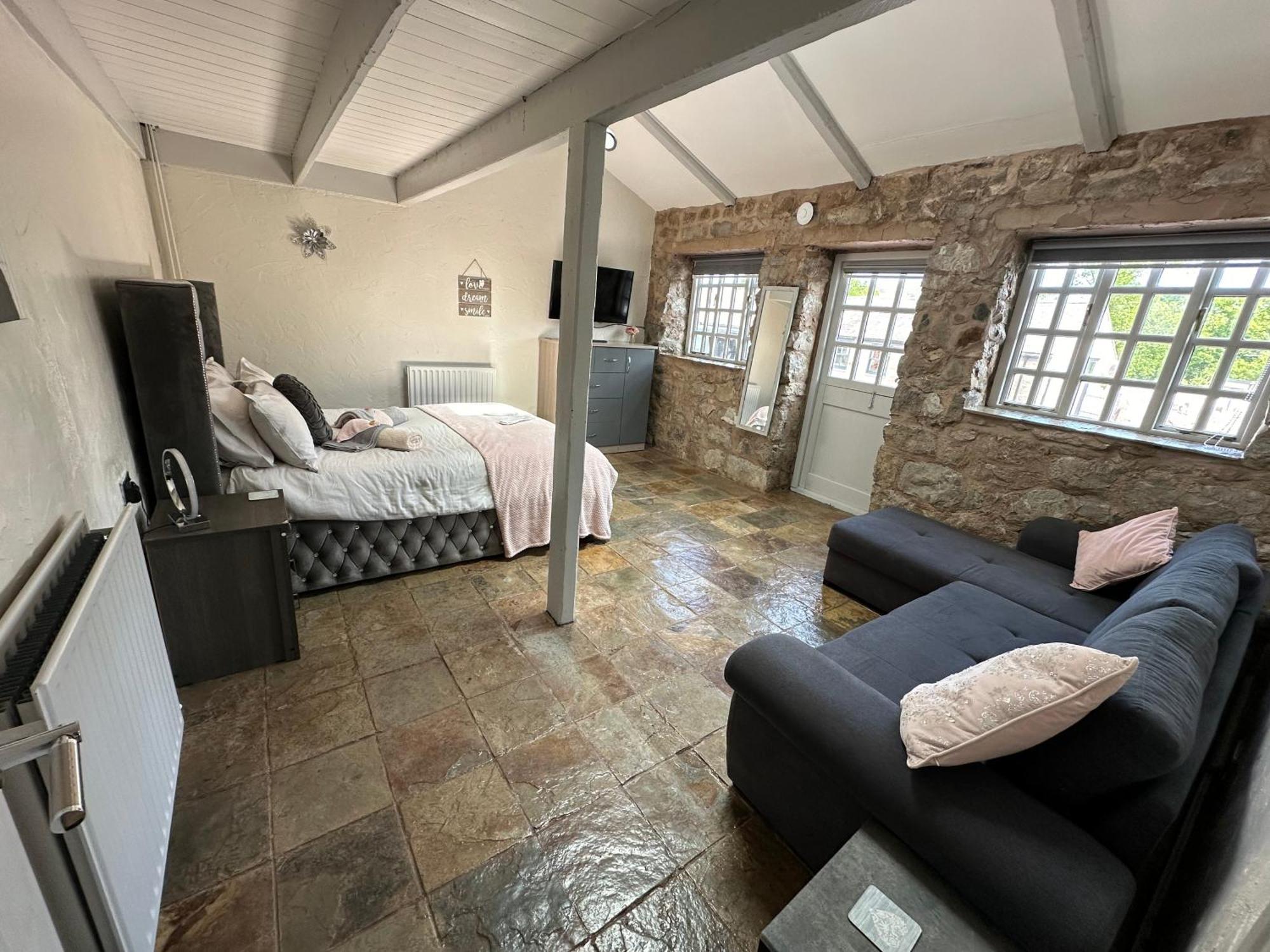 Dwylig Isa Holiday Cottages Rhuddlan エクステリア 写真