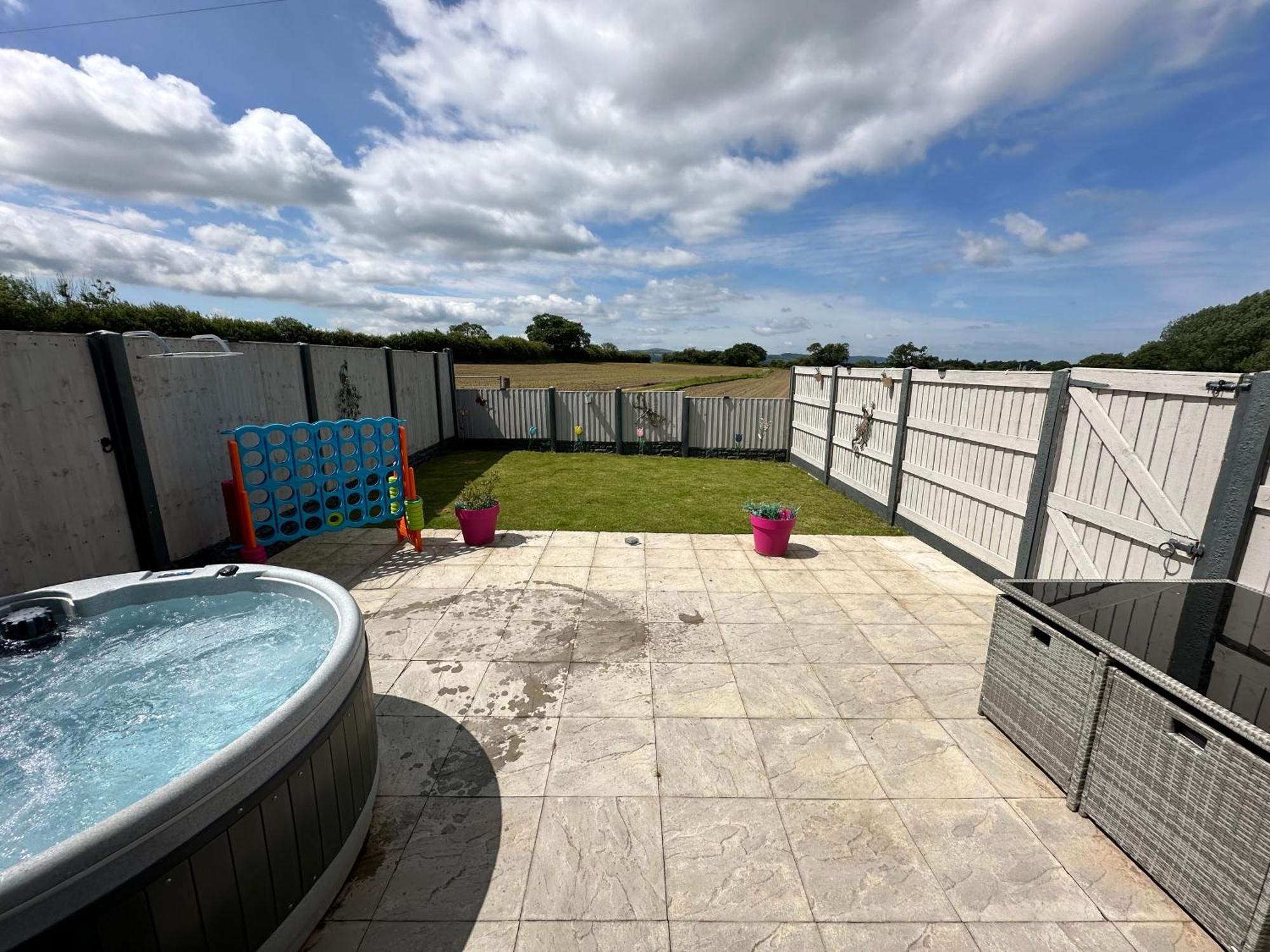 Dwylig Isa Holiday Cottages Rhuddlan エクステリア 写真