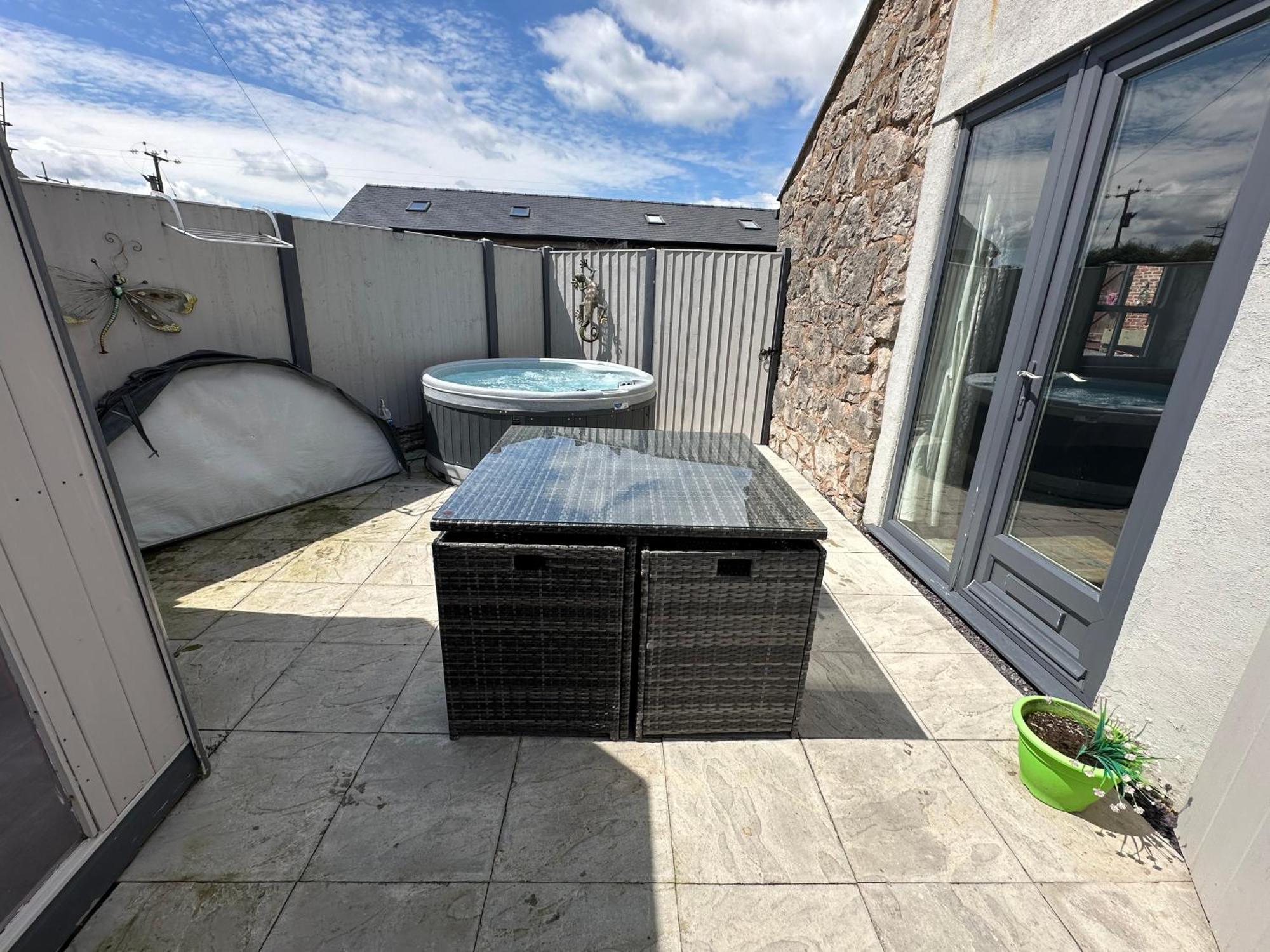 Dwylig Isa Holiday Cottages Rhuddlan エクステリア 写真